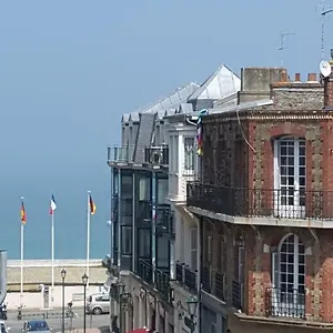 Winston , Dinard France